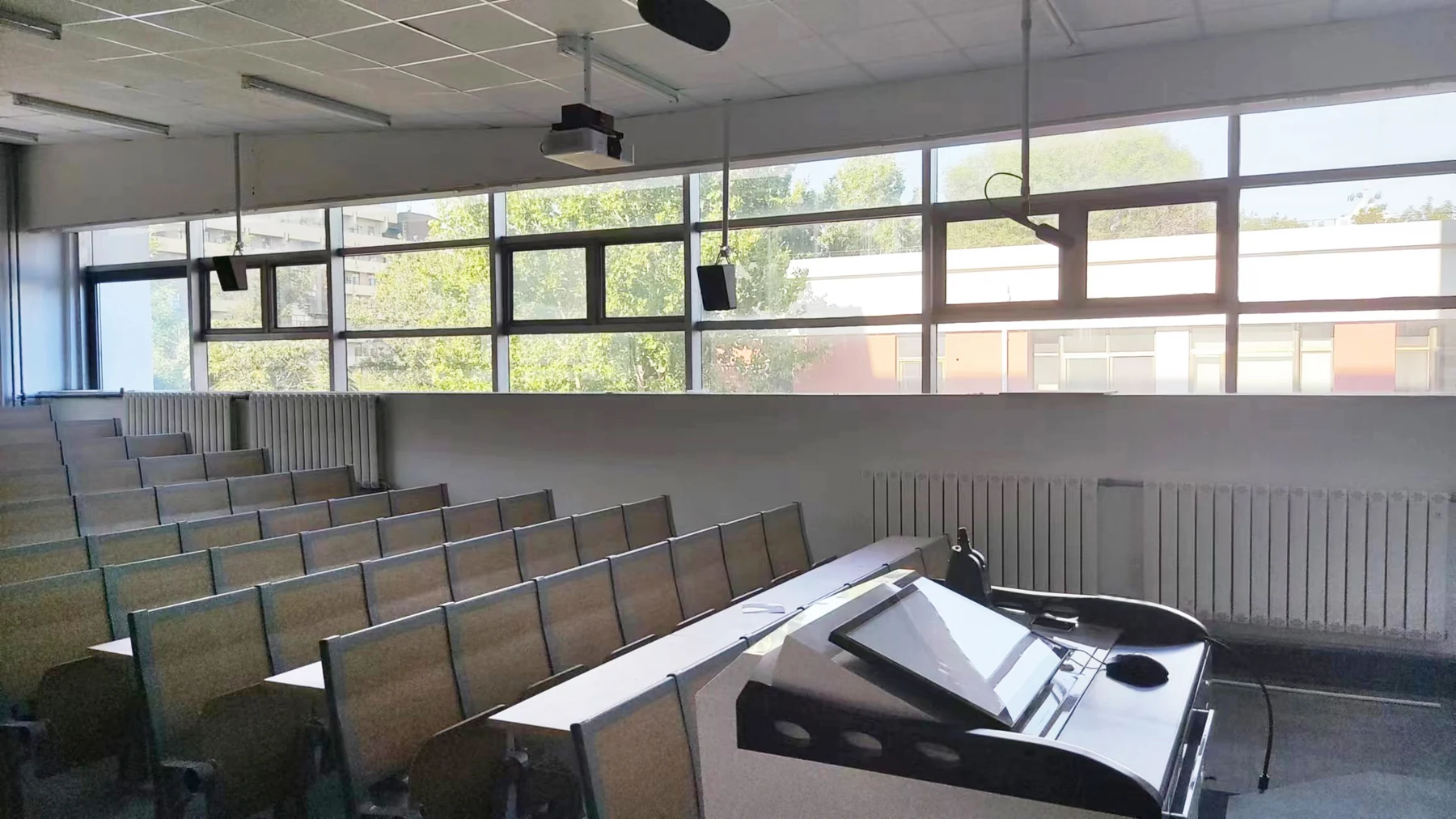 Lecture room sound reinforcement at Tianjin University